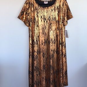 BNWT elegant LuLaRoe Carly